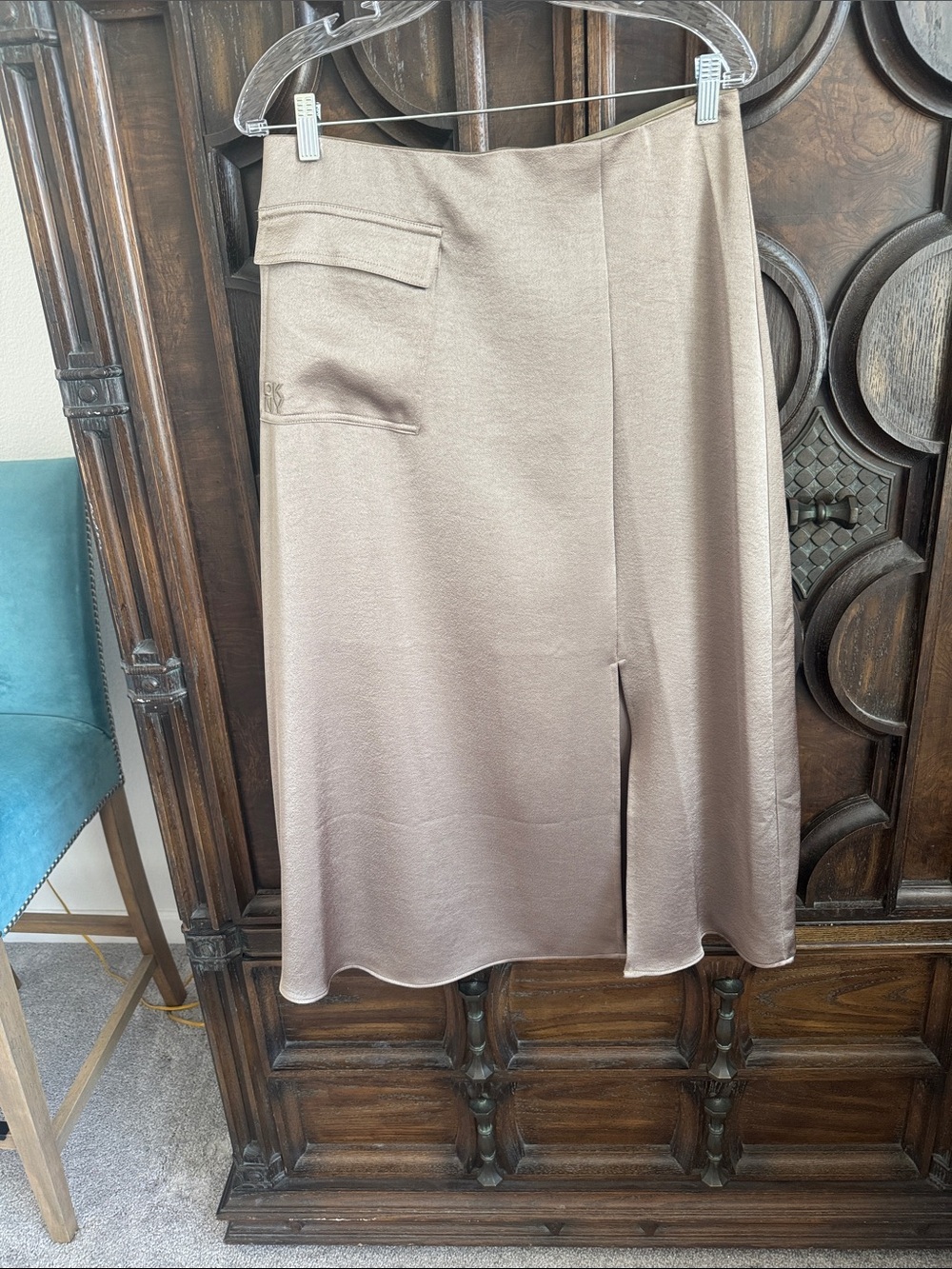 Beige khaki Midi Skirt with Front Slit s 10 new no tags DK.
